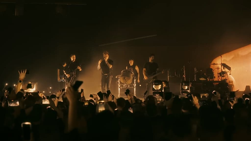 "Leave A Light On (Talk Away The Dark)”: posłuchaj nowego singla Papa Roach